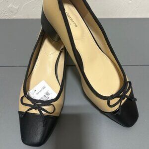 Liz Claiborne Tan/Cream Pumps